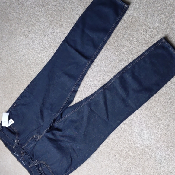 NWT Old Navy Built-In Tough, 38x34, Athletic Taper, Dark Wash, #1 of 2 pairs - Picture 5 of 8